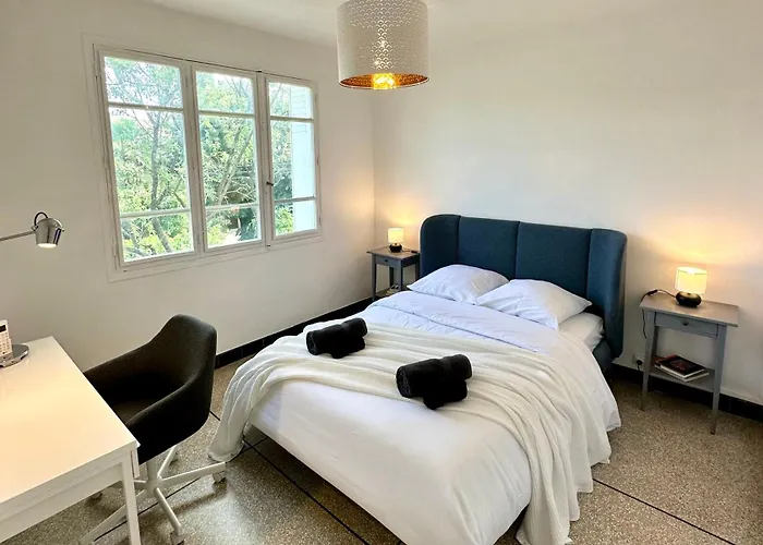 Villa De Standing Au Calme Absolue Avec Piscine, Clim, Wi-fi *